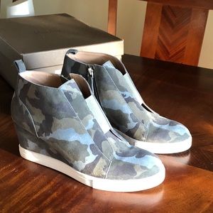 Linea Paolo Womens Felicia Sneaker Bootie Camo 9